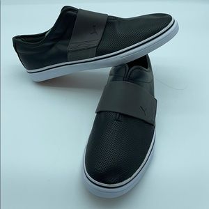 PUMA Leather size 12 Slip On Sneaker
